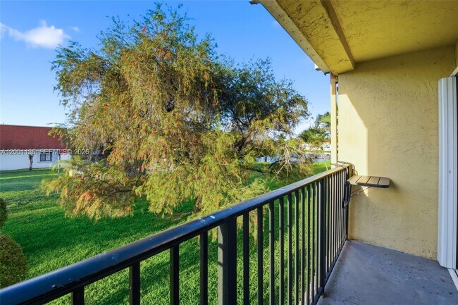 Building Photo - 301 NW 109th Ave