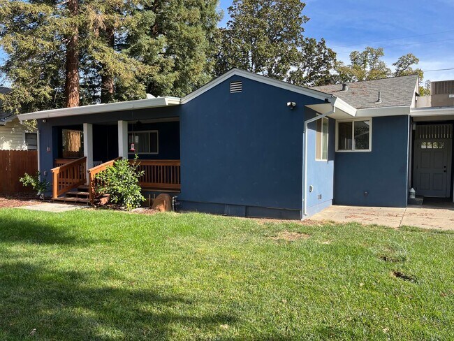 Building Photo - Charming Winters Home