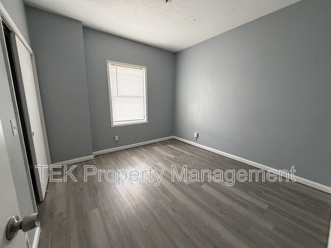 Building Photo - 751-757 West Main Street