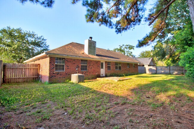 Building Photo - 948 Wedgewood Way