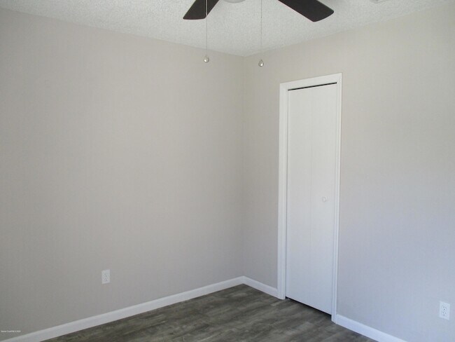 Building Photo - 474 Tuloma Ave SW