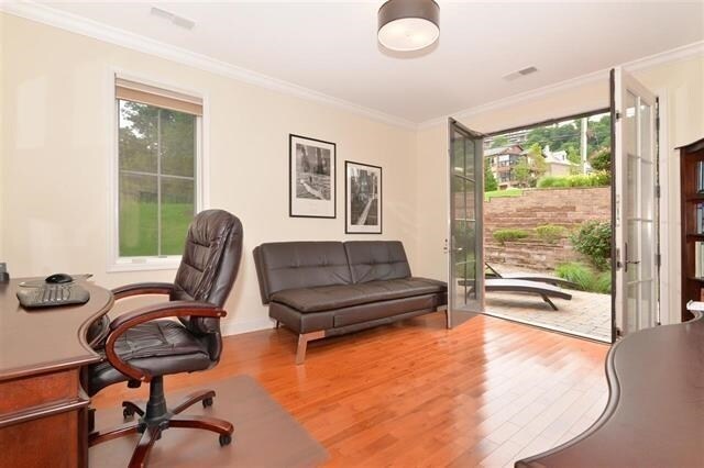 Building Photo - 3 Moorings Ln