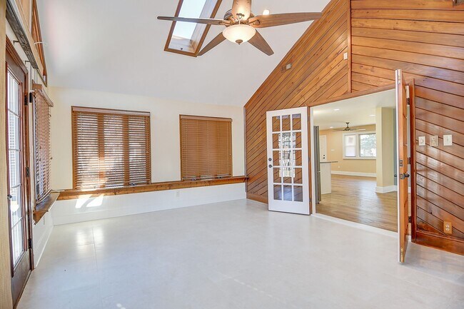 Building Photo - FOR RENT VIRGINIA BEACH