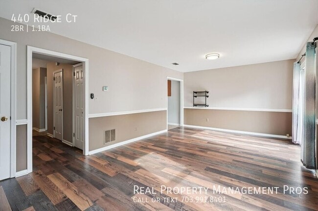 Building Photo - 440 Ridge Ct