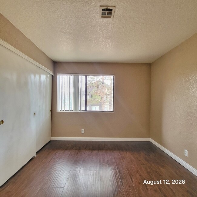 Building Photo - 5044 S Rainbow Blvd