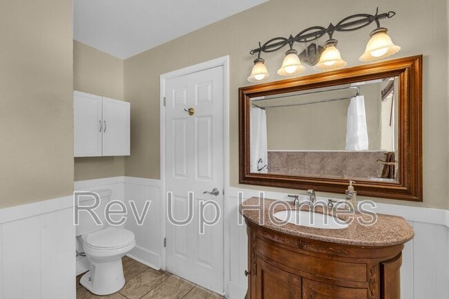 Building Photo - 309 E 200 S
