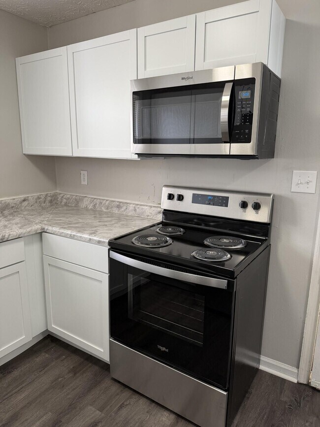 Building Photo - 3200 Baird Ct