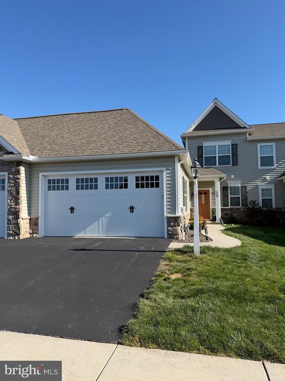 Building Photo - 109 S Village Cir