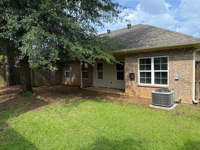 Building Photo - 2200 Woodgrove Lane