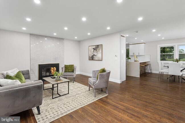 Building Photo - 6 Ryan Rd