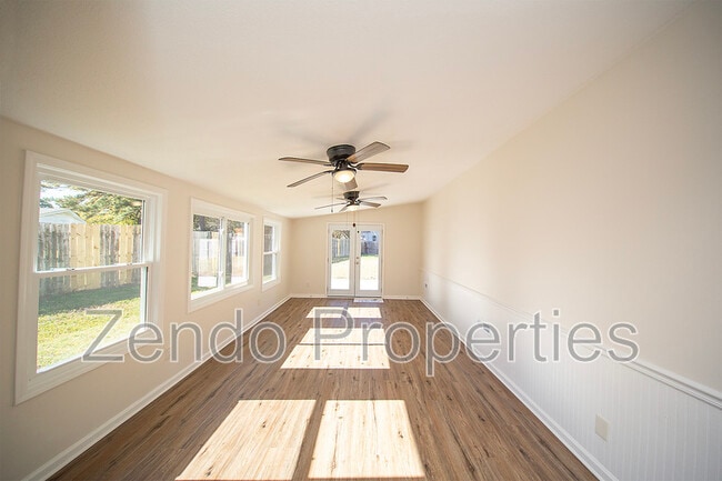 Building Photo - 4821 Vick St