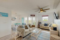 Building Photo - 3607 E Bay Dr