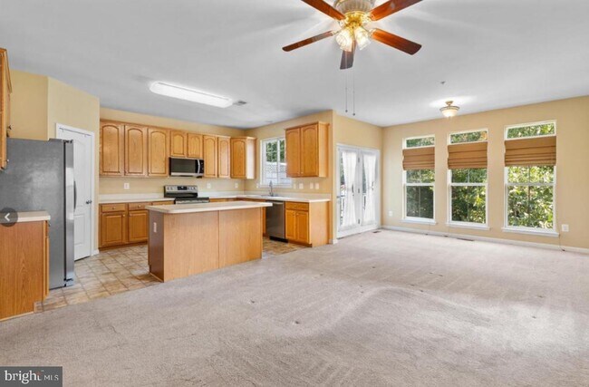 Building Photo - 5610 Hartfield Ave