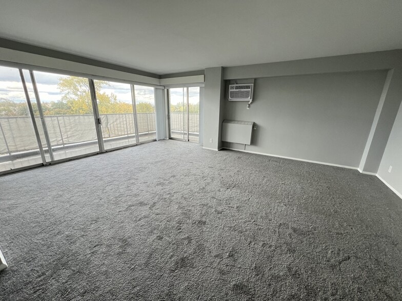 Building Photo - 1217 The Delaware