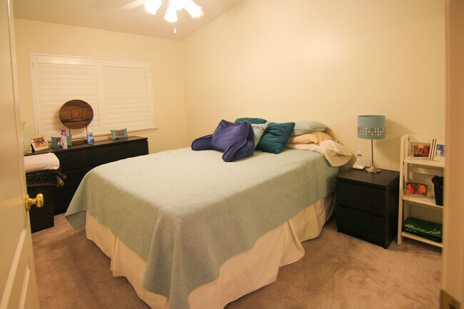 Building Photo - 5730 S Glennie Ln