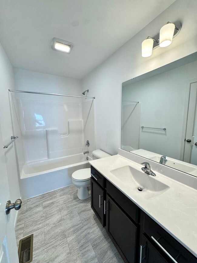 Building Photo - Newer Construction THREE BEDROOM/2.5 BATH TWIN