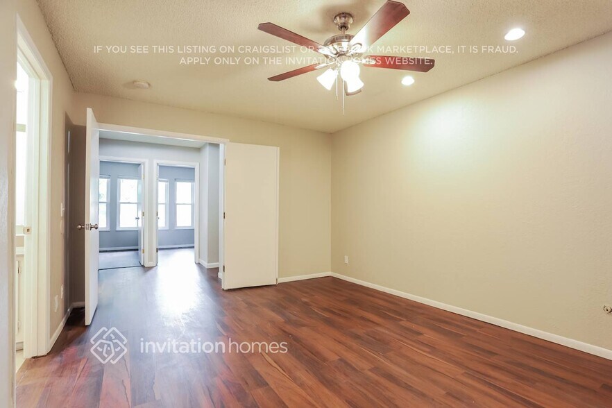 Building Photo - 15497 E Jarvis Pl