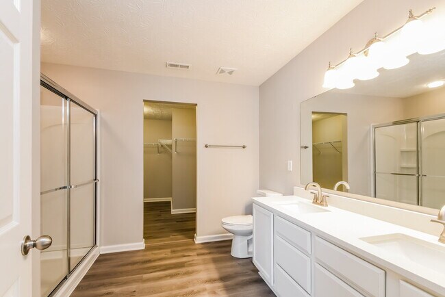 Building Photo - 577 Farnham Dr