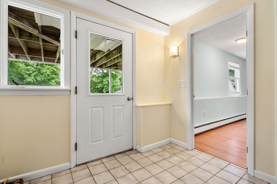 Building Photo - 5 Oak Ter