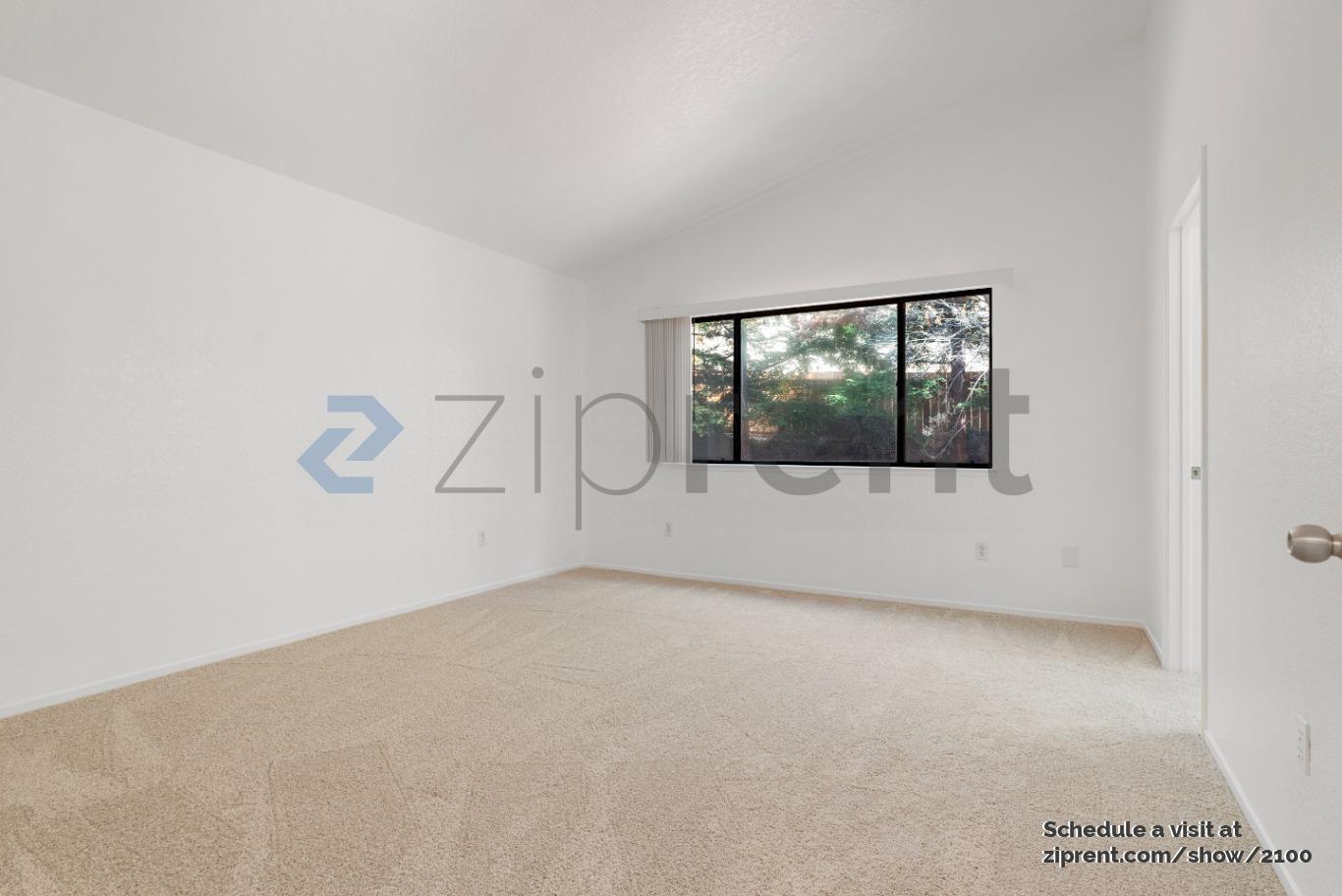 Building Photo - 5429 Cabrillo Sur