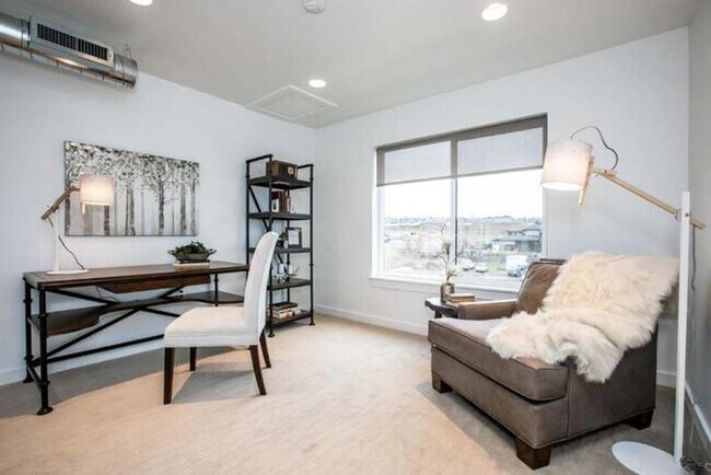 Building Photo - Whitefish Townhome w/ Clubhouse amenities