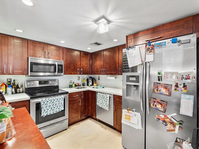 Building Photo - 9001 SW 94th St