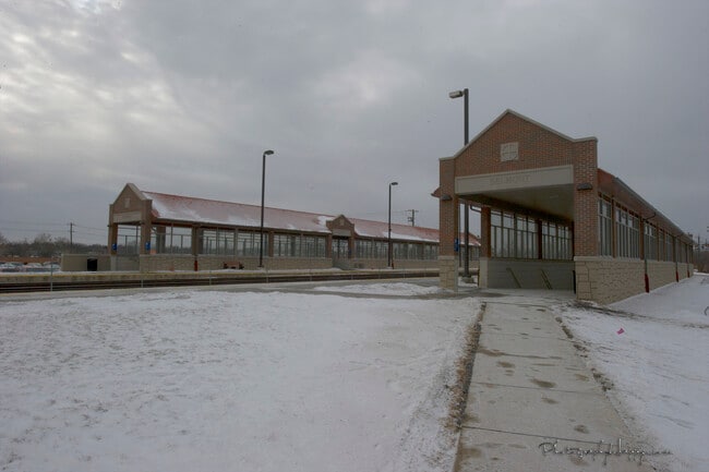 Building Photo - 2423 Ogden Ave