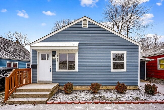 Building Photo - 2699 Pontiac St