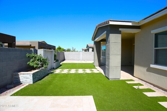 Building Photo - 1201 E Cherrywood Pl