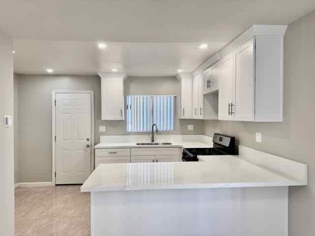Building Photo - 237 1/2 Olive Ave