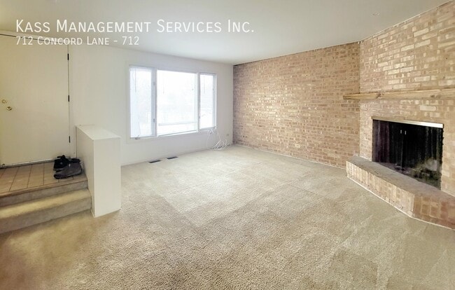 Building Photo - 712 Concord Ln