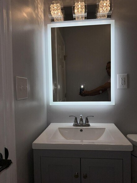 Building Photo - 220 Lafayette Ave