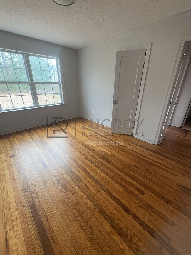 Building Photo - 4426 Desoto St