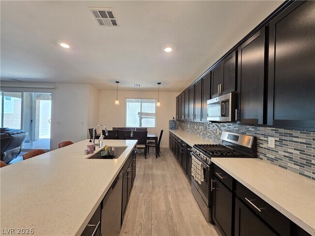 Building Photo - 2990 Overlook Brk St