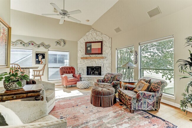 Building Photo - 1706 Country Squire Dr