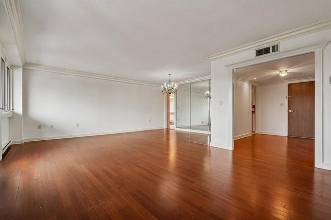 Building Photo - 1 Euclid Ave