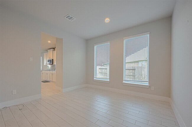 Building Photo - 1656 Daylight Lk Dr