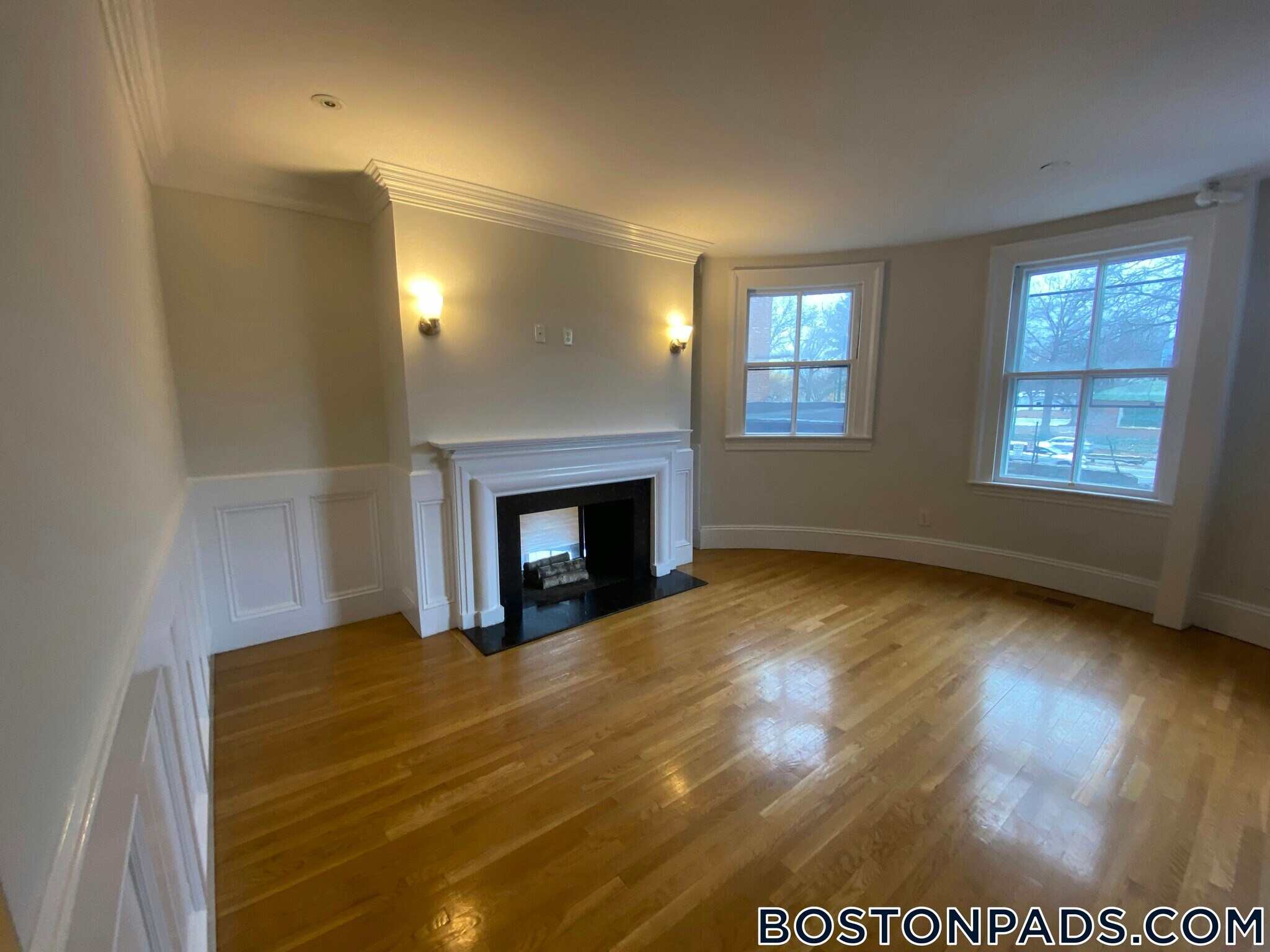 Building Photo - 244 Beacon St