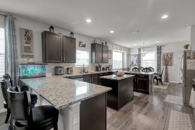 Building Photo - 3555 Cannon Dr