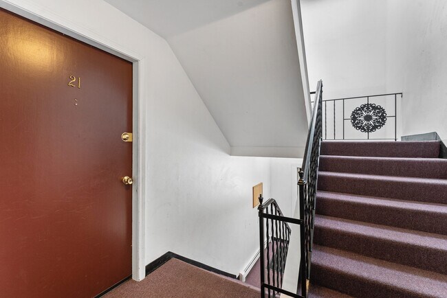 Building Photo - 82 Boylston Ln