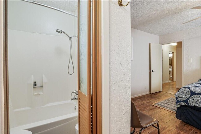Building Photo - 4611 Cedargrove Dr