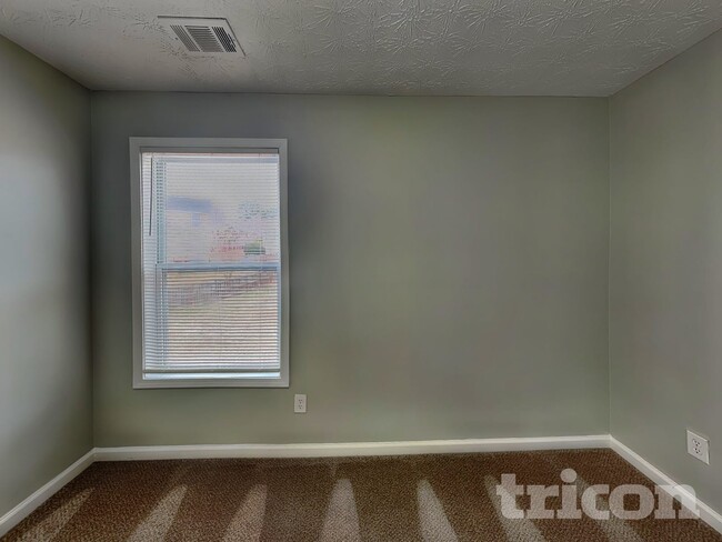 Building Photo - 1704 Chinaberry Ct