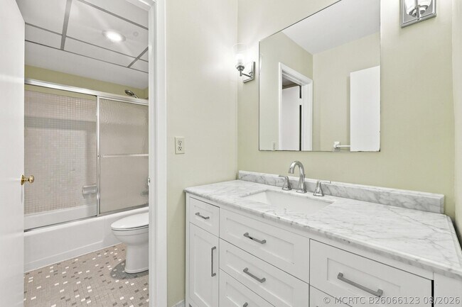 Building Photo - 1601 S Flagler Dr