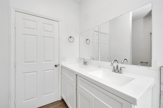 Building Photo - 23714 N Newport Bend