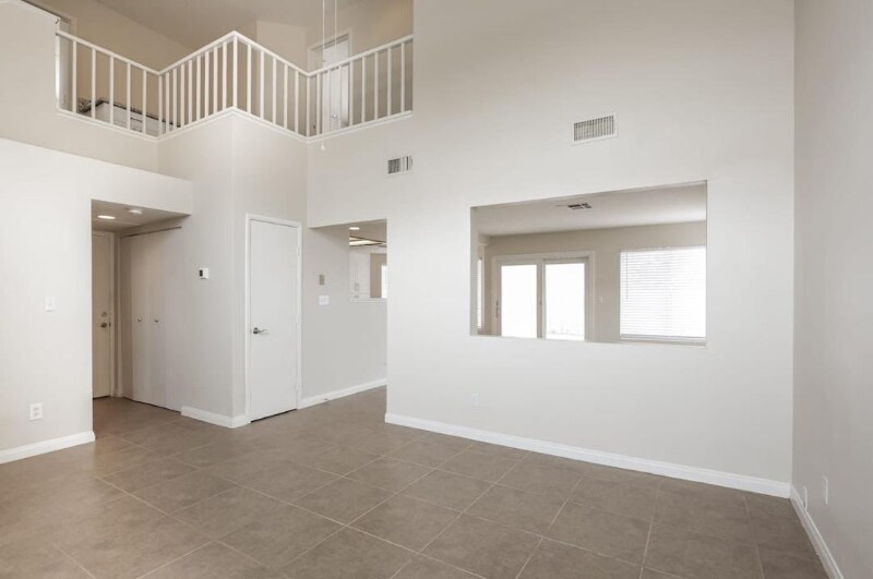 Building Photo - 9428 Desert Ridge Ave