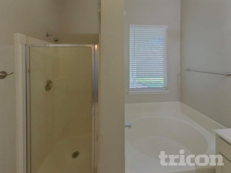 Building Photo - 369 Magnolia Dr