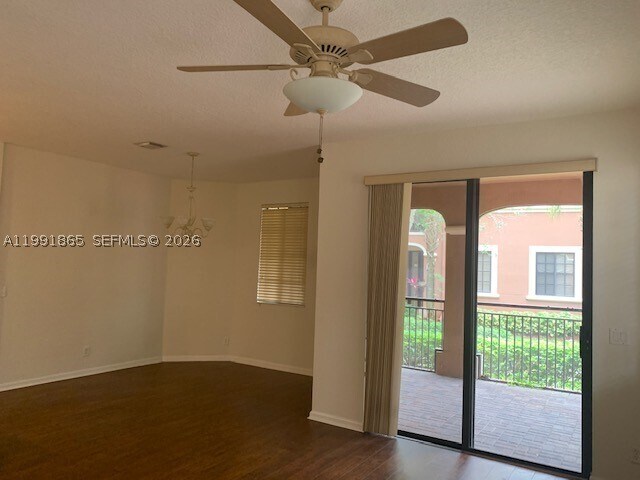 Building Photo - 2800 Kinsington Cir