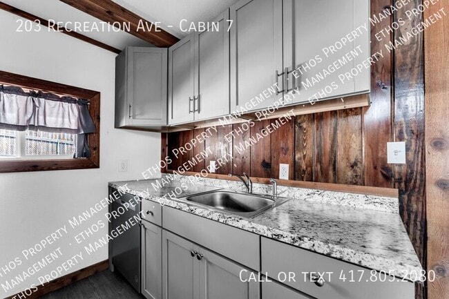 Building Photo - 203 Recreation Ave