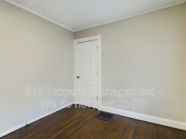 Building Photo - 3032 Elmwood Ave