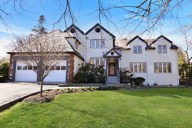 Building Photo - 430 Orienta Ave